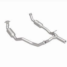 Load image into Gallery viewer, MagnaFlow Exhaust Products 280014 OEM Grade Direct-Fit Catalytic Converter for Select Ford E-350 Super Duty, Ford E-450 Super Duty