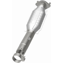 Load image into Gallery viewer, MagnaFlow Exhaust Products 24148 HM Grade Direct-Fit Catalytic Converter for Select Chevrolet Silverado HD, Chevrolet Silverado HD Classic, Chevrolet Silverado 2500, Chevrolet Suburban 2500, GMC Sierra HD, GMC Sierra HD Classic, GMC Sierra 2500, GMC