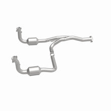Load image into Gallery viewer, MagnaFlow Exhaust Products 5451186 California CARB Direct-Fit Catalytic Converter for Select Jeep Liberty