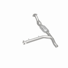 Load image into Gallery viewer, MagnaFlow Exhaust Products 447178 California CARB Direct-Fit Catalytic Converter for Select Ford E-150 Econoline, Ford E-150 Econoline Club Wagon, Ford Expedition, Ford F-150, Ford F-250
