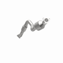 Load image into Gallery viewer, MagnaFlow Exhaust Products 5582586 California CARB Direct-Fit Catalytic Converter for Select Audi Q7, Volkswagen Touareg