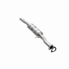 Load image into Gallery viewer, MagnaFlow Exhaust Products 55324 HM Grade Direct-Fit Catalytic Converter for Select Ford Excursion, Ford F-250 Super Duty, Ford F-350 Super Duty, Ford F-450 Super Duty, Ford F-550 Super Duty