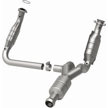 Load image into Gallery viewer, MagnaFlow Exhaust Products 51578 OEM Grade Direct-Fit Catalytic Converter for Select Cadillac Escalade, Chevrolet Avalanche, Chevrolet Silverado 1500, Chevrolet Suburban 1500, Chevrolet Tahoe, GMC Sierra 1500, GMC Yukon, GMC Yukon XL