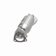 Load image into Gallery viewer, MagnaFlow Exhaust Products 22960 HM Grade Direct-Fit Catalytic Converter for Select Audi A4, Audi A4 Quattro, Volkswagen Passat