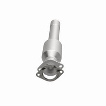Load image into Gallery viewer, MagnaFlow Exhaust Products 21-989 OEM Grade Direct-Fit Catalytic Converter for Select Chevrolet Silverado 2500, Chevrolet Silverado HD, GMC Sierra 2500, GMC Sierra HD