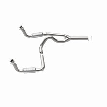 Load image into Gallery viewer, MagnaFlow Exhaust Products 23073 HM Grade Direct-Fit Catalytic Converter for Select Chevrolet Express 1500, Chevrolet Express 2500, Chevrolet Express 3500, GMC Savana 1500, GMC Savana 2500, GMC Savana