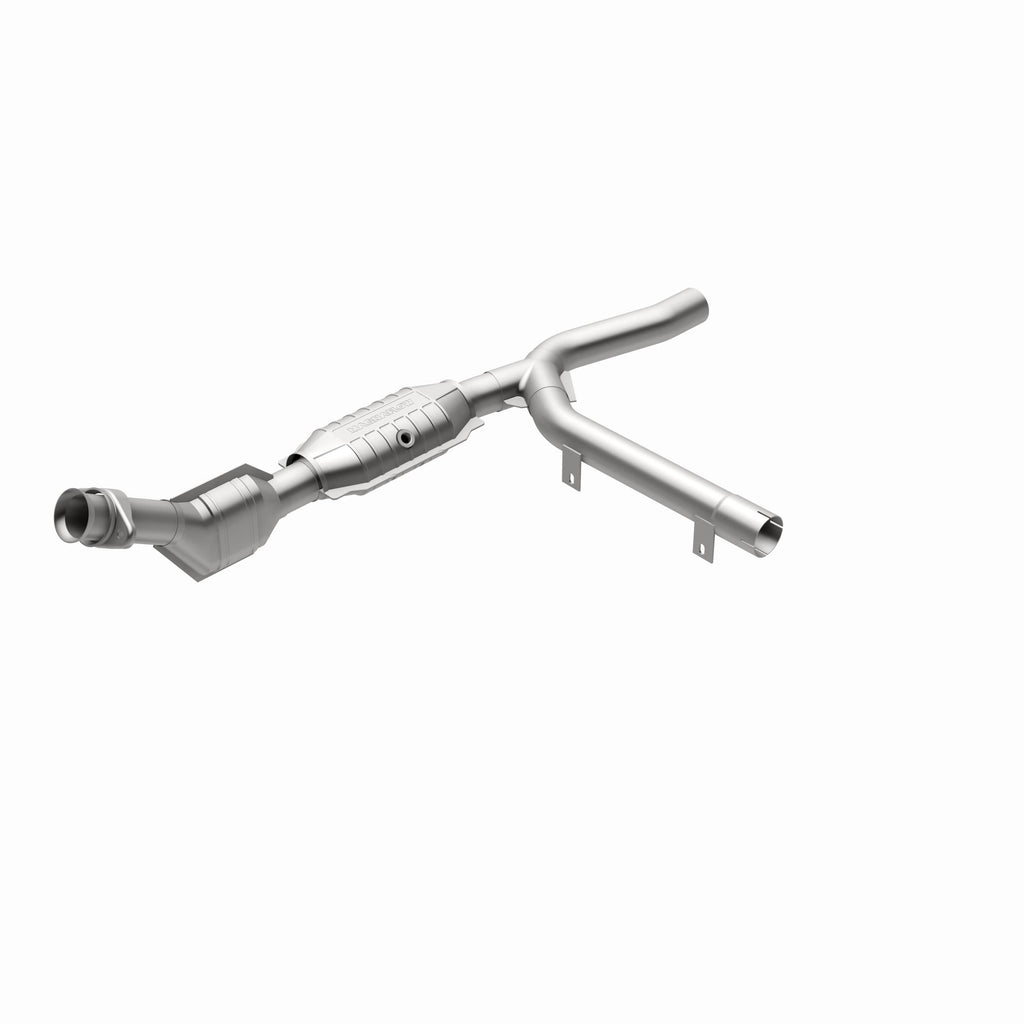 MagnaFlow Exhaust Products 51301 OEM Grade Direct-Fit Catalytic Converter for Select Ford F-150, Ford F-150 Heritage