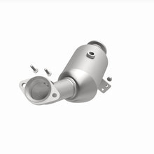 Load image into Gallery viewer, MagnaFlow Exhaust Products 21-682 OEM Grade Direct-Fit Catalytic Converter for Select Mercedes-Benz C400, Mercedes-Benz C43 AMG, Mercedes-Benz C450 AMG, Mercedes-Benz E43 AMG, Mercedes-Benz E450, Mercedes-Benz GLC43 AMG
