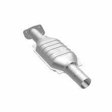 Load image into Gallery viewer, MagnaFlow Exhaust Products 3391456 California CARB Direct-Fit Catalytic Converter for Select Chevrolet El Camino, GMC Caballero