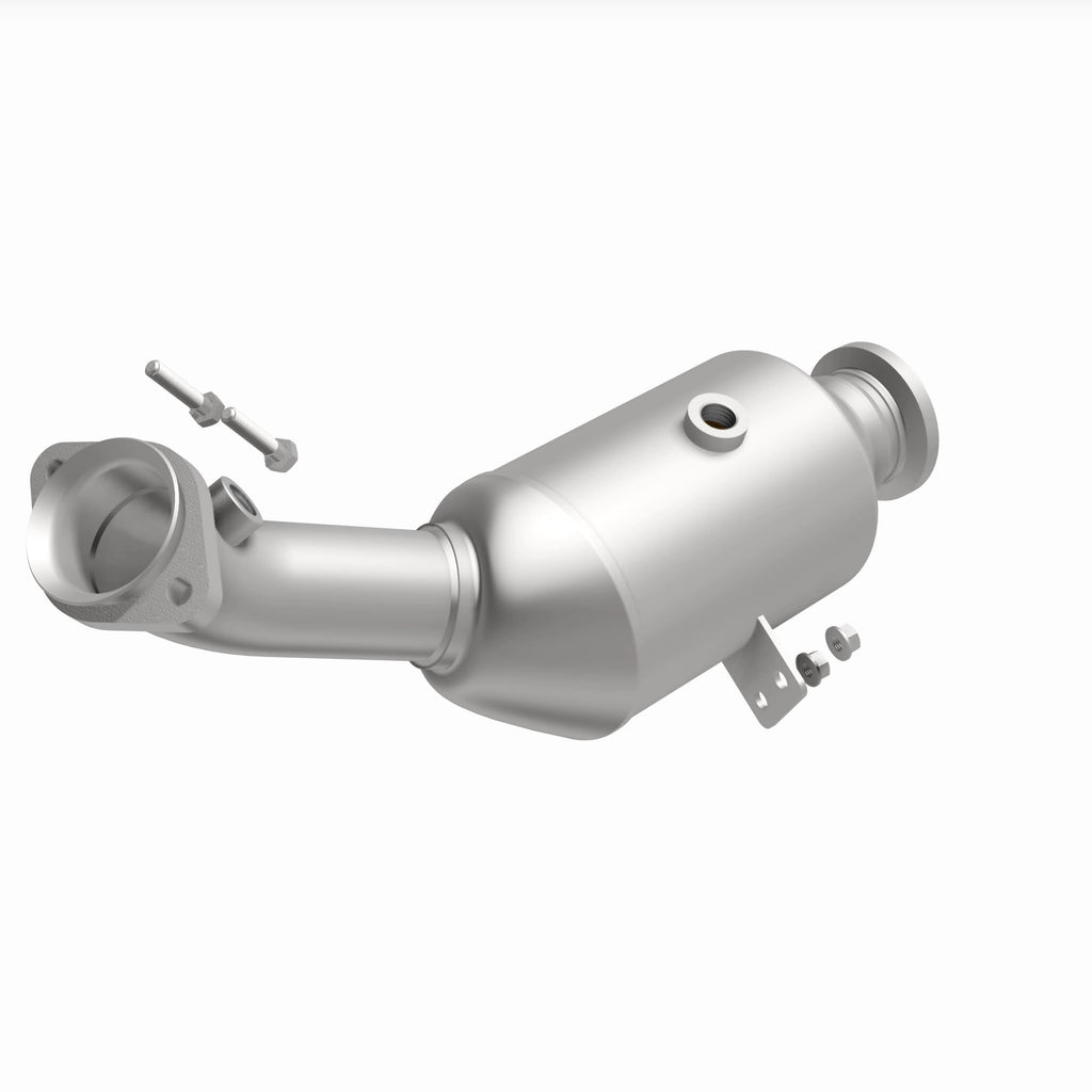 MagnaFlow Exhaust Products 21-682 OEM Grade Direct-Fit Catalytic Converter for Select Mercedes-Benz C400, Mercedes-Benz C43 AMG, Mercedes-Benz C450 AMG, Mercedes-Benz E43 AMG, Mercedes-Benz E450, Mercedes-Benz GLC43 AMG