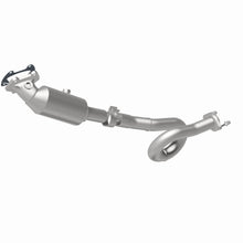 Load image into Gallery viewer, MagnaFlow Exhaust Products 22-146 OEM Grade Manifold Catalytic Converter for Select Jeep Gladiator, Jeep Wrangler