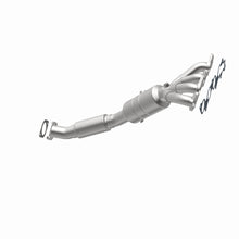 Load image into Gallery viewer, MagnaFlow Exhaust Products 5531139 California CARB Manifold Catalytic Converter for Select Ford Focus