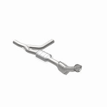 Load image into Gallery viewer, MagnaFlow Exhaust Products 447180 California CARB Direct-Fit Catalytic Converter for Select Ford E-150 Econoline, Ford E-150 Econoline Club Wagon, Ford E-250 Econoline