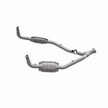 Load image into Gallery viewer, MagnaFlow Exhaust Products 93690 HM Grade Direct-Fit Catalytic Converter for Select Land Rover Defender 90, Land Rover Discovery