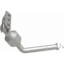 Load image into Gallery viewer, MagnaFlow Exhaust Products 24121 HM Grade Manifold Catalytic Converter for Select Land Rover Freelander