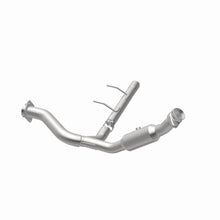 Load image into Gallery viewer, MagnaFlow Exhaust Products 5551500 California CARB Direct-Fit Catalytic Converter for Select Ford Expedition, Lincoln Navigator