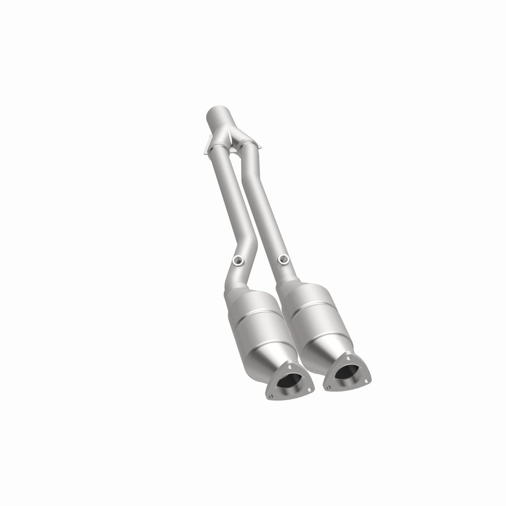 MagnaFlow Exhaust Products 24157 HM Grade Direct-Fit Catalytic Converter for Select Audi TT Quattro, Volkswagen R32