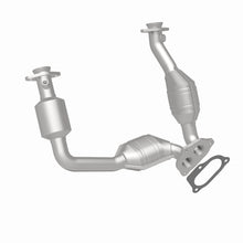 Load image into Gallery viewer, MagnaFlow Exhaust Products 441118 California CARB Direct-Fit Catalytic Converter for Select Ford Ranger, Mazda B3000