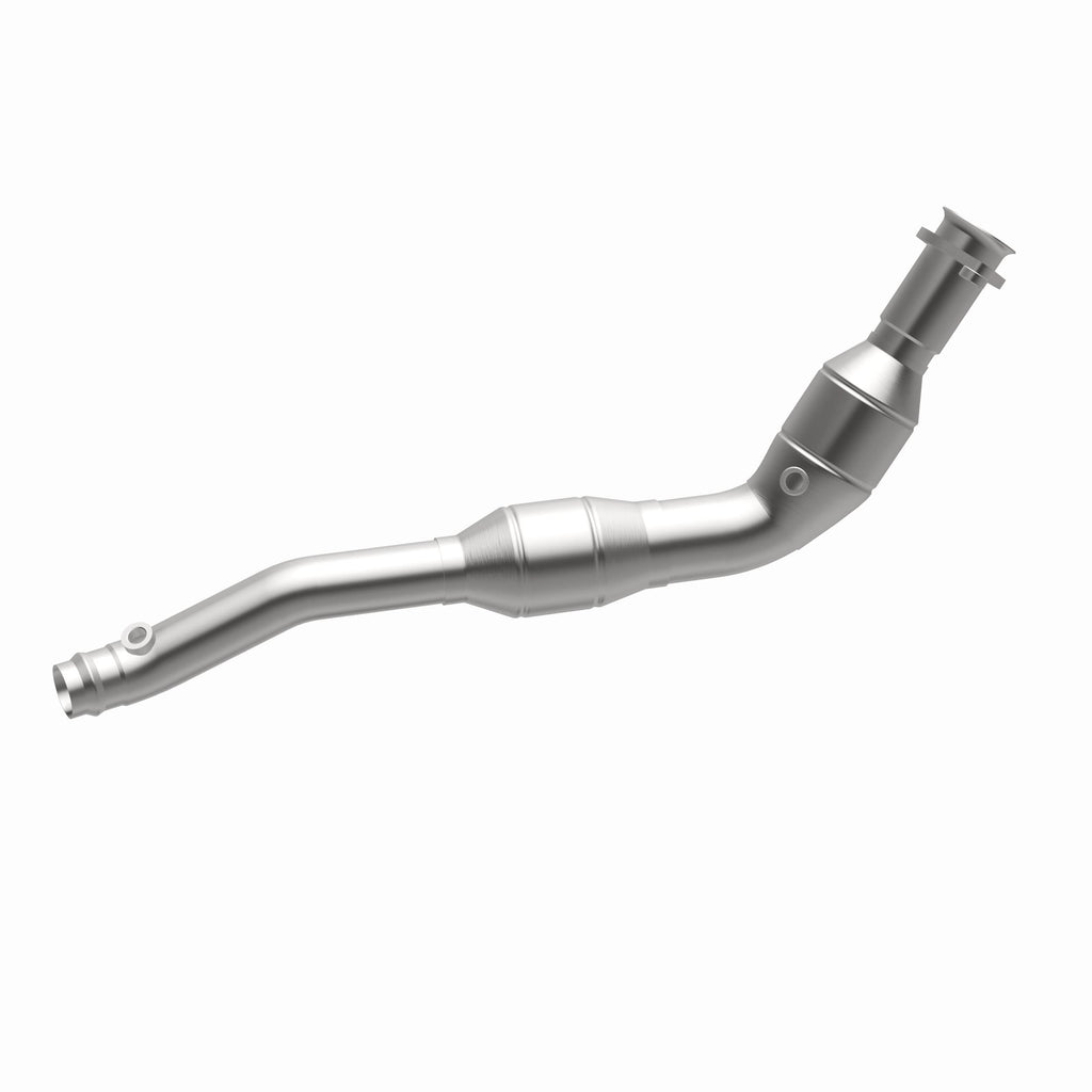MagnaFlow Exhaust Products 21-717 OEM Grade Direct-Fit Catalytic Converter for Select Land Rover LR4