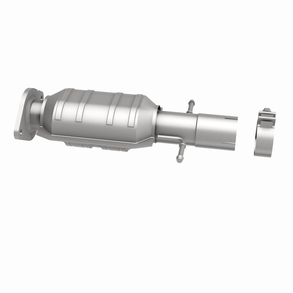 MagnaFlow Exhaust Products 51913 OEM Grade Direct-Fit Catalytic Converter for Select Chevrolet Malibu, Pontiac G6, Saturn Aura