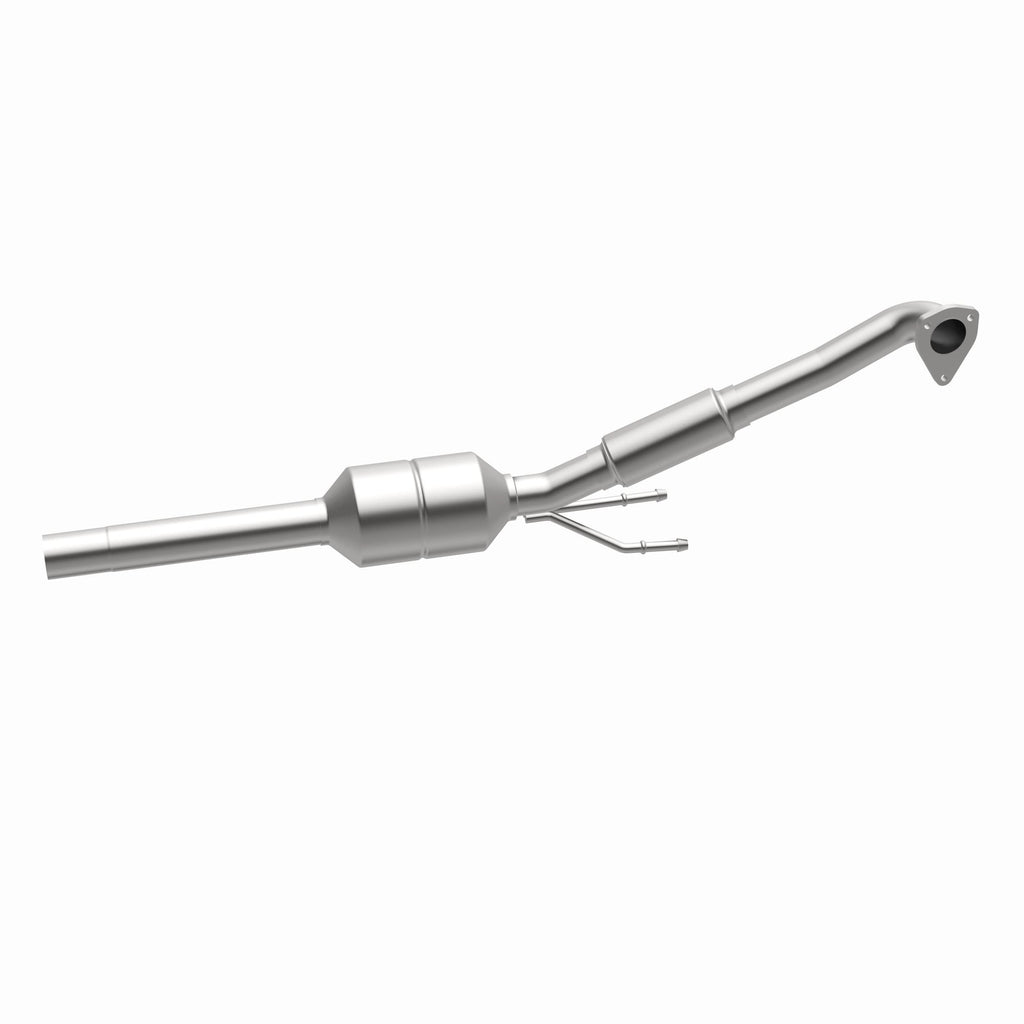 MagnaFlow Exhaust Products 52426 OEM Grade Direct-Fit Catalytic Converter for Select Volkswagen Beetle, Volkswagen Golf, Volkswagen Jetta