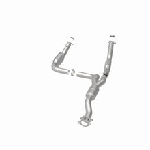 Load image into Gallery viewer, MagnaFlow Exhaust Products 52113 OEM Grade Direct-Fit Catalytic Converter for Select Chevrolet Express 2500, Chevrolet Express 3500, Chevrolet Express 4500, GMC Savana 2500, GMC Savana 3500, GMC Savana