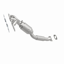 Load image into Gallery viewer, MagnaFlow Exhaust Products 5531052 California CARB Manifold Catalytic Converter for Select Ford Focus