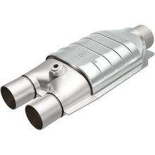 Load image into Gallery viewer, MagnaFlow Exhaust Products 3322037 California CARB Universal Catalytic Converter for Select Alfa Romeo 164, Alfa Romeo GTV-6, Alfa Romeo Milano, BMW 325i, BMW 325iX, BMW 325is, BMW 525iT, BMW 528e, BMW 528i, BMW 533i, BMW 535i, BMW 633CSi, BMW 635CSi,