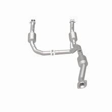 Load image into Gallery viewer, MagnaFlow Exhaust Products 280745 OEM Grade Direct-Fit Catalytic Converter for Select Chevrolet Silverado HD, Chevrolet Silverado HD, GMC Sierra HD, GMC Sierra HD