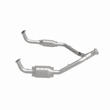 Load image into Gallery viewer, MagnaFlow Exhaust Products 93691 Standard Grade Direct-Fit Catalytic Converter for Select Land Rover Defender 110, Land Rover Defender 90, Land Rover Discovery