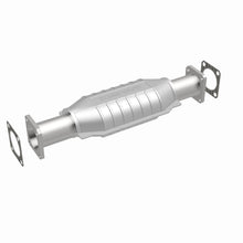 Load image into Gallery viewer, MagnaFlow Exhaust Products 3391657 California CARB Direct-Fit Catalytic Converter for Select Isuzu Pickup, Isuzu Rodeo, Isuzu Trooper