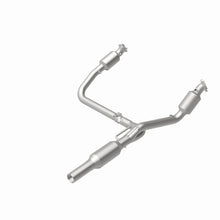 Load image into Gallery viewer, MagnaFlow Exhaust Products 4583497 California CARB Direct-Fit Catalytic Converter for Select Dodge Ram 1500, Dodge Ram 2500, Dodge Ram