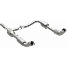 Load image into Gallery viewer, MagnaFlow Exhaust Products 5582640 California CARB Direct-Fit Catalytic Converter for Select Ford E-150, Ford E-250