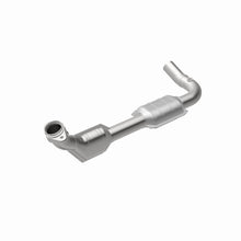 Load image into Gallery viewer, MagnaFlow Exhaust Products 447156 California CARB Direct-Fit Catalytic Converter for Select Ford E-150 Econoline, Ford E-150 Econoline Club Wagon