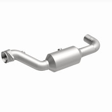 Load image into Gallery viewer, MagnaFlow Exhaust Products 280218 OEM Grade Direct-Fit Catalytic Converter for Select Ford Expedition, Lincoln Navigator