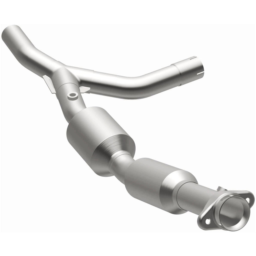 MagnaFlow Exhaust Products 5582310 California CARB Direct-Fit Catalytic Converter for Select Ford E-150, Ford E-250