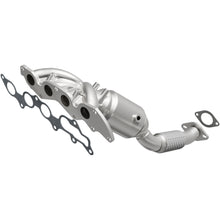 Load image into Gallery viewer, MagnaFlow Exhaust Products 5531153 California CARB Manifold Catalytic Converter for Select Ford Focus