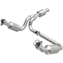 Load image into Gallery viewer, MagnaFlow Exhaust Products 5582578 California CARB Direct-Fit Catalytic Converter for Select Chevrolet Avalanche, Chevrolet Silverado 1500, Chevrolet Suburban 1500, Chevrolet Tahoe, GMC Sierra 1500, GMC Yukon, GMC Yukon XL
