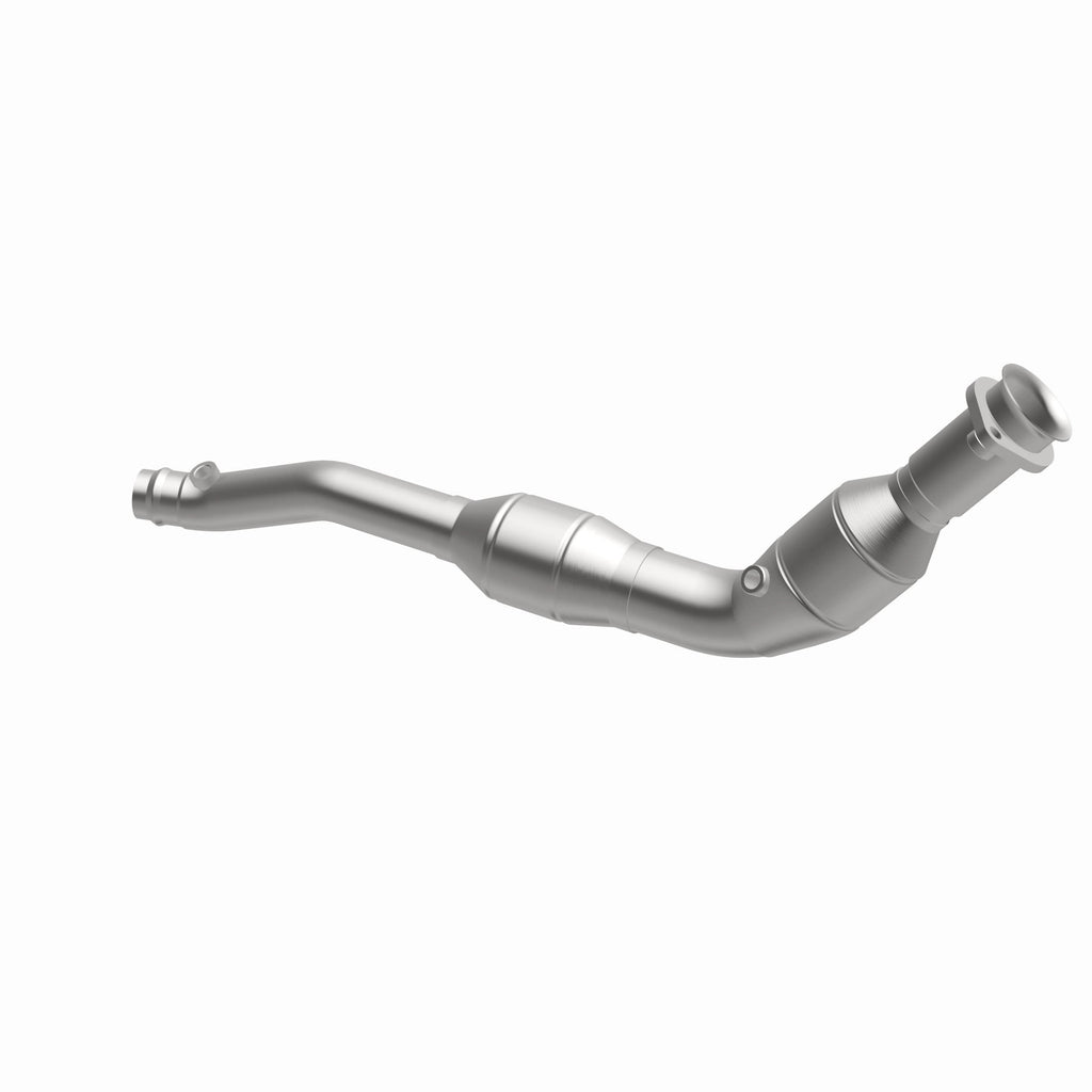MagnaFlow Exhaust Products 21-717 OEM Grade Direct-Fit Catalytic Converter for Select Land Rover LR4