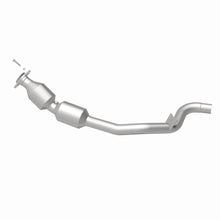 Load image into Gallery viewer, MagnaFlow Exhaust Products 21-607 OEM Grade Direct-Fit Catalytic Converter for Select Land Rover Range Rover, Land Rover Range Rover Sport