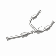 Load image into Gallery viewer, MagnaFlow Exhaust Products 280745 OEM Grade Direct-Fit Catalytic Converter for Select Chevrolet Silverado HD, Chevrolet Silverado HD, GMC Sierra HD, GMC Sierra HD