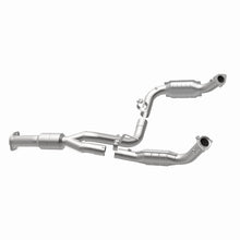 Load image into Gallery viewer, MagnaFlow Exhaust Products 51812 OEM Grade Direct-Fit Catalytic Converter for Select Chevrolet Silverado HD, Chevrolet Silverado HD, GMC Sierra HD, GMC Sierra HD