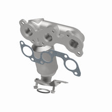 Load image into Gallery viewer, MagnaFlow Exhaust Products 5582833 California CARB Manifold Catalytic Converter for Select Lexus RX330, Toyota Highlander, Toyota Sienna