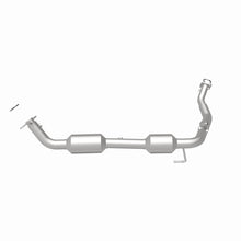 Load image into Gallery viewer, MagnaFlow Exhaust Products 5481625 California CARB Direct-Fit Catalytic Converter for Select Toyota Tundra
