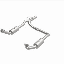 Load image into Gallery viewer, MagnaFlow Exhaust Products 4551599 California CARB Direct-Fit Catalytic Converter for Select Ford E-350 Super Duty