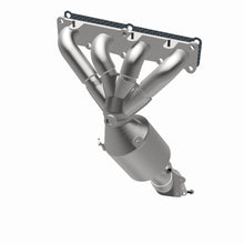 Load image into Gallery viewer, MagnaFlow Exhaust Products 22-158 OEM Grade Manifold Catalytic Converter for Select Chrysler 200, Dodge Dart, Fiat 500X, Jeep Cherokee, Jeep Renegade, Ram ProMaster City