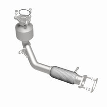 Load image into Gallery viewer, MagnaFlow Exhaust Products 5582941 California CARB Direct-Fit Catalytic Converter for Select Chevrolet Captiva Sport, Chevrolet Equinox, GMC Terrain