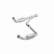 Load image into Gallery viewer, MagnaFlow Exhaust Products 49644 OEM Grade Direct-Fit Catalytic Converter for Select Chevrolet Silverado HD, Chevrolet Silverado HD Classic, Chevrolet Silverado Classic, Chevrolet Silverado HD, GMC Sierra HD, GMC Sierra HD Classic, GMC Sierra Classic,