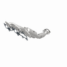 Load image into Gallery viewer, MagnaFlow Exhaust Products 5531139 California CARB Manifold Catalytic Converter for Select Ford Focus