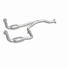 Load image into Gallery viewer, MagnaFlow Exhaust Products 49186 OEM Grade Direct-Fit Catalytic Converter for Select Jeep Liberty